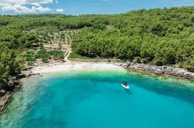 Lancha rápida Makarska-Brač con parada para nadar, 90 minutos