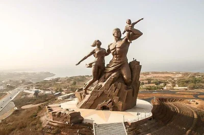 Feel dakar’s energy on a guided city tour. wander sandaga market, meet artisans, taste senegalese food, and enjoy atlantic views. flexible pickup included.