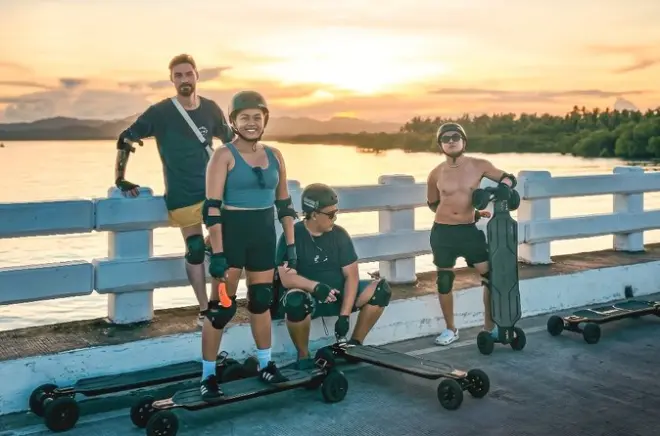 Sonnenuntergangs-E-Skateboardtour in Siargao mit Guide (2 Std)