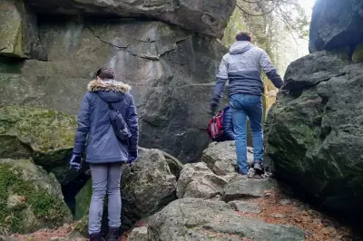 Randonnée privée aux grottes Duncan et Metcalfe Rock, retour libre