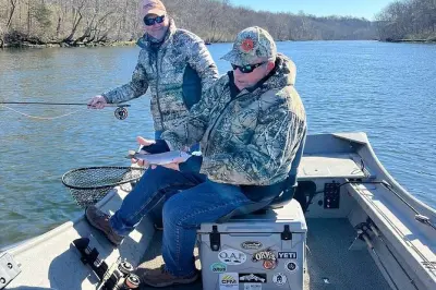 Lake Taneycomo Power Drift Boat: Forellenangeln auf Trophäen