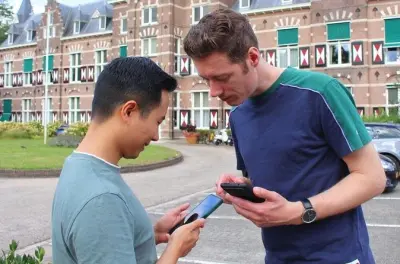 Gioco investigativo a Groningen: Risolvi un mistero di omicidio