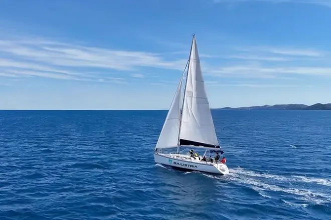Charter privado de 8 horas por la costa de Istria desde Pula
