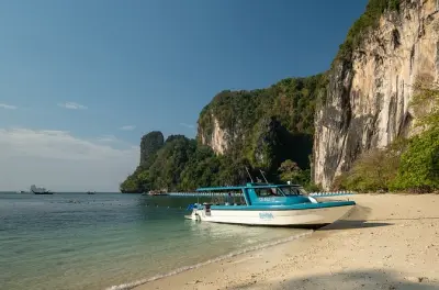 Krabi Islands Speedboat Tour: Koh Hong & Railay Beach
