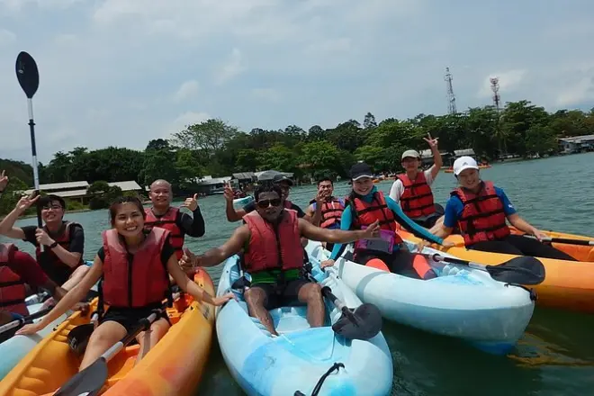 Kayak à Pulau Ubin : Mangroves et eaux ouvertes près de Singapour