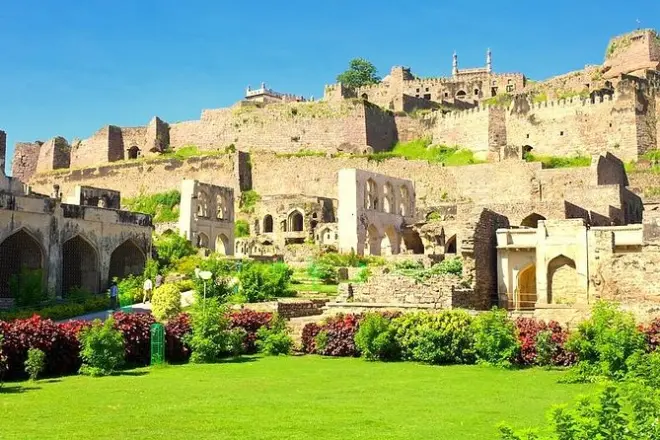 Golconda Fort e Qutb Shahi Tombs: Tour privado de meio dia