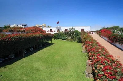 Entdecke limas highlights in kleiner gruppe. besuch im larco museum, huaca huallamarca, plaza mayor & mehr. inkl. hoteltransfer, guide & snack.