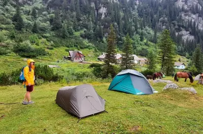 Private Tageswanderung von Brasov zur Malaiesti-Hütte: Bucegi-Gipfel