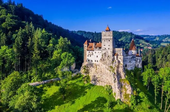 Bran Castle & Pestera Wanderung ab Brasov: Private Tour mit Guide