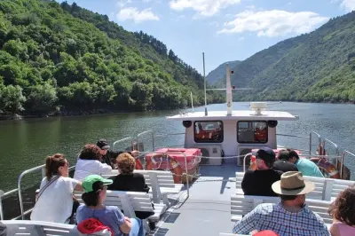Ribeira Sacra & Ourense Tagesausflug mit Bootstour inklusive