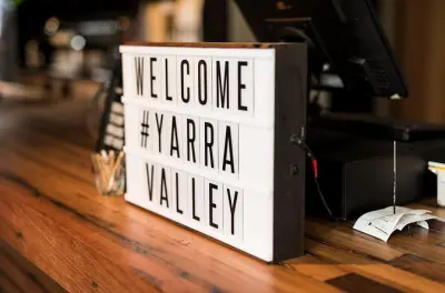 Tour de comida e vinho no Yarra Valley saindo de Melbourne: Pôr do sol com cangurus