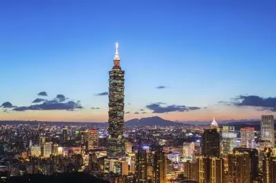 Vista panoramica a 460 metri dall'osservatorio Taipei 101