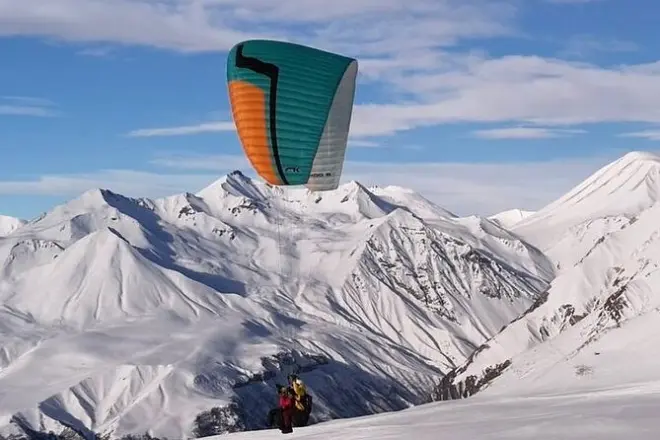 Paragliding in Gudauri: Tandem Flights Over the Caucasus
