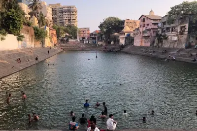 Balade spirituelle au réservoir Banganga, temples et lieux sacrés