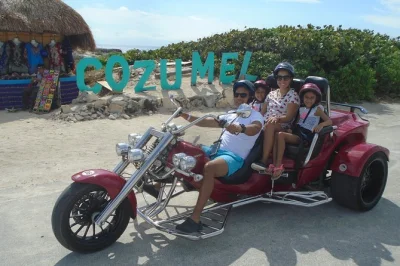 Vivi la libertà di guidare un trike a cozumel, scopri un villaggio maya, assaggia tequila e cioccolato, con comodo pick-up in hotel per una giornata senza pensieri.