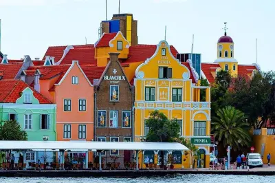 Willemstad: Queen Emma Brücke, Fort Nassau, Blue Curaçao