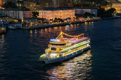 Découvrez istanbul illuminée lors d’une croisière dîner sur le bosphore avec musique live, danses turques et table privée. dîner et boissons inclus.