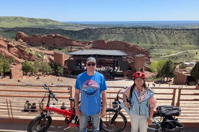 Red Rocks e Dinosaur Ridge in eBike: Percorso guidato di 32 km