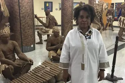 Isla Gorée y Dakar: Historia y vida callejera