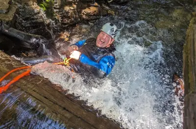 Canyoning in Revelstoke: Abseilen und Klippenspringen lernen
