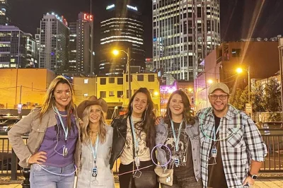 Erlebe die unheimliche atmosphäre von nashvilles spuk-bars, höre geistergeschichten am ryman auditorium und schlendere nachts durch printer’s alley mit einem lokalen guide. nur 21+.