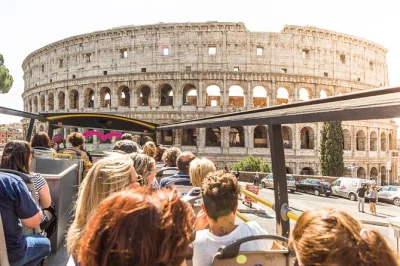 Conheça os ícones de roma no seu ritmo com ônibus hop-on hop-off, áudio em 12 idiomas, wifi e paradas perto da fontana di trevi, vaticano e muito mais. reserva fácil.