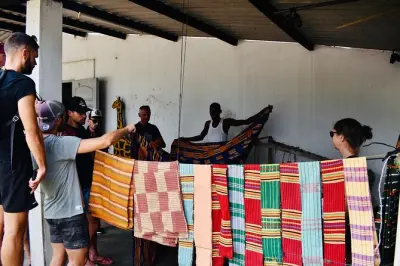 Grand Bassam: Tour por la ciudad y taller artesanal con artesanos