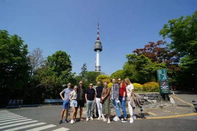Erlebe die spannung und schönheit der koreanischen dmz, spaziere über die gamaksan-hängebrücke oder besuche den n-seoul tower und genieße ein lokales mittagessen – private tour mit hotelabholun