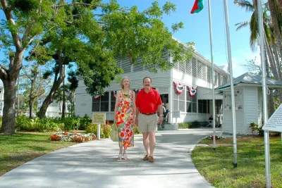 Explore a história de key west com um tour guiado pela truman little white house. ouça histórias incríveis, veja os quartos presidenciais e aproveite a entrada fácil.