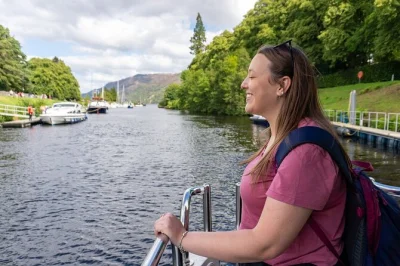 Siente la naturaleza salvaje de las highlands escocesas en una excursión en grupo pequeño desde glasgow, visitando loch lomond, glen coe y loch ness con opción a paseo en barco.