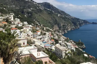Costa Amalfitana desde Sorrento con guía local en grupo reducido