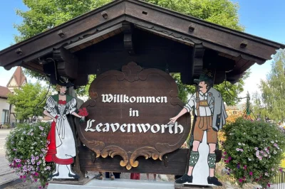 Leavenworth tagesausflug ab seattle mit bigfoot-fotos, espresso am filmset und zwei stunden zeit zum erkunden der bayerischen stadt. inklusive abholung & snacks.