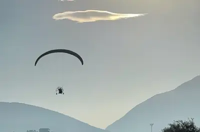 Paragliding über Santiago NL: Flug mit zertifiziertem Piloten