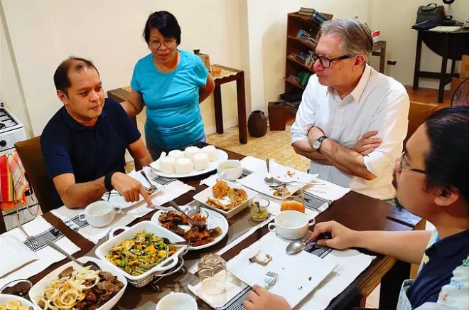 Comida casera con una abuela filipina en Manila