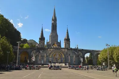 Lourdes tour privato: Luogo di nascita di Bernadette e grotta