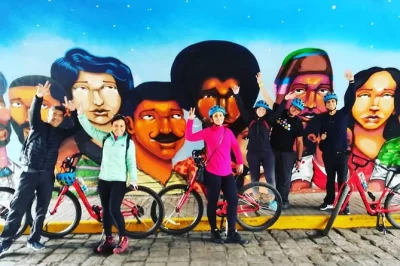 Feel the rhythm of lima on a small-group bike tour through barranco, miraflores, and huaca pucllana. includes local juice stop, guide, and all equipment.
