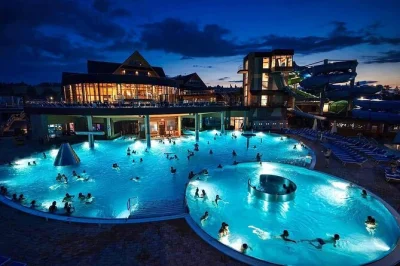 Scopri l’aria fresca di montagna a zakopane, sali sulla funivia gubałówka, assaggia l’oscypek affumicato e rilassati alle terme di chochołów, con pick-up dall’hotel a kraków incluso.