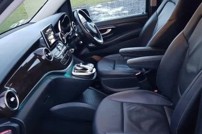 Privater transfer von galway nach dingle im mercedes v-klasse. lizenzierter chauffeur, wlan, flaschenwasser und komfort von tür zu tür. buchen sie ihre stressfreie fahrt.