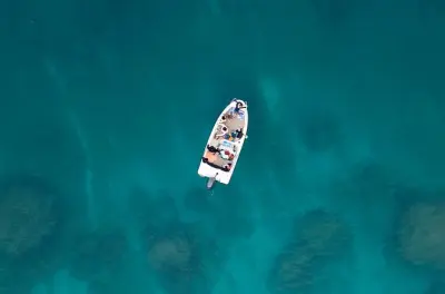Location de bateau sans permis à Skiathos : Pilotez vous-même