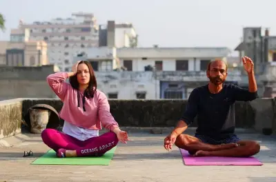Rooftop Yoga in Jaipur with Local Guru: 90 Minutes