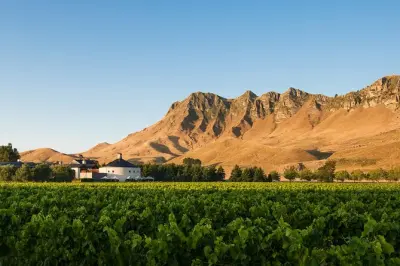 Private Weinprobe mit Blick auf Te Mata Peak bei Craggy Range