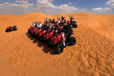 Découvrez les dunes rouges de lahbab en quad, balade à dos de chameau, spectacle live et dîner bbq. prise en charge à l’hôtel, guide local et activités incluses pour une vraie immersion dans l