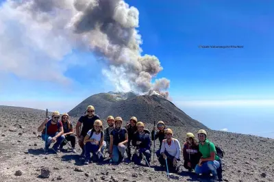 Mount Etna Gipfelwanderung: Zu den Kratern mit Vulkanologen