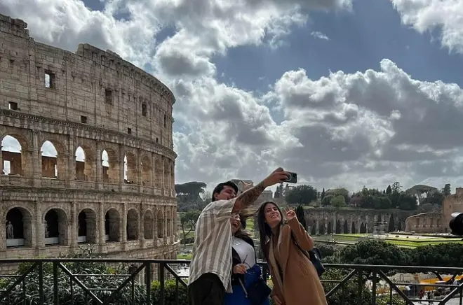 Rome private driver: Colosseum, Trevi & Vatican in 4 hrs