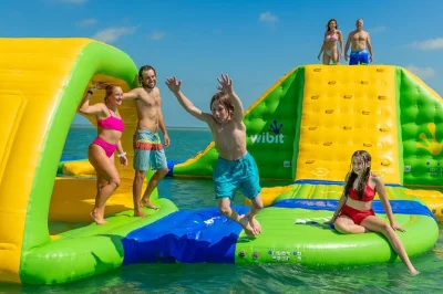 Viva a adrenalina em key west com parasailing, jet ski e infláveis no mar—com opção de snorkel no recife e almoço. inclui lanches, bebidas e todo o equipamento.