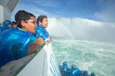 Erlebe die gischt der niagara fälle, erkunde washington d.c.s denkmäler und tauche in philly in die amerikanische geschichte ein – 3 tage ab nyc mit hotels und transfers.