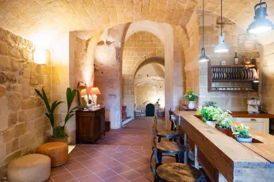 Matera : Cours de pâtes dans une cave à vin ancienne, strascinate
