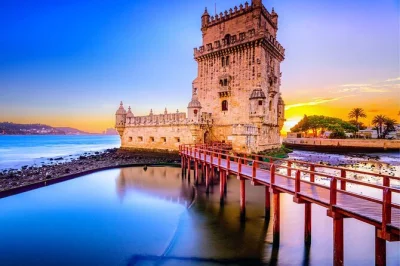 Sinta a vibe de lisboa em um passeio privado de tuk tuk por alfama, bairro alto e belém. inclui pickup no hotel, guia local e os principais pontos da cidade em 4 horas.