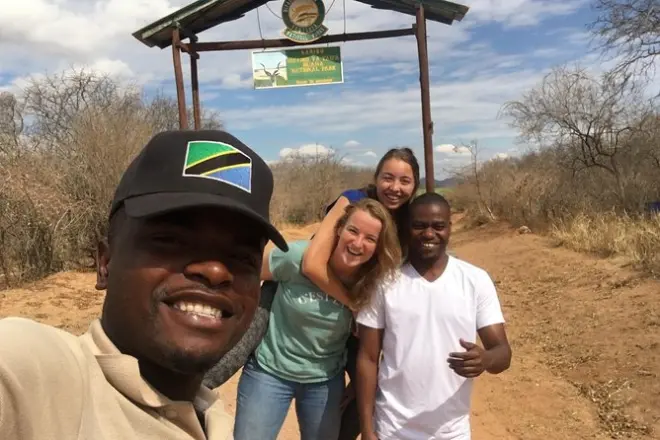 Parc national de Ruaha 4 jours : Éléphants et chiens sauvages