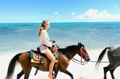 Recorridos privados a caballo por la playa en Turks and Caicos